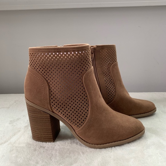Universal Thread Shoes - Universal Thread Ankle Booties Block Heeled Size 6